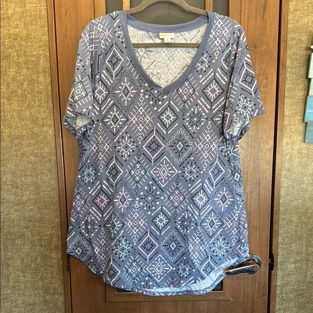 LuLaRoe Geometric Patterned Top EUC